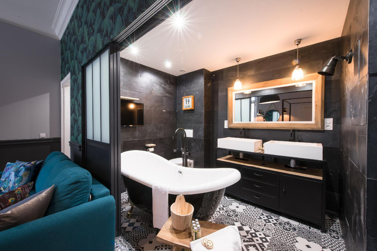 Others 1, The Royal Elysée Suite, Paris