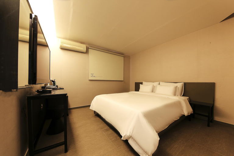 Bedroom 2, Yangpyeong NOT A Hotel, Yangpyeong