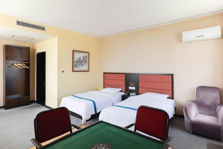 Bedroom 2, Nuanshan Art Hotel, Xianning