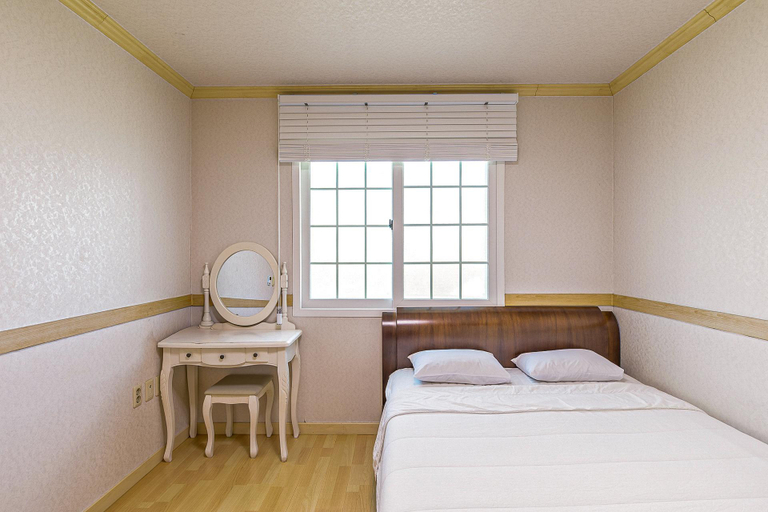 Bedroom 2, Seogwipo Jenny Ville Pension, Seogwipo