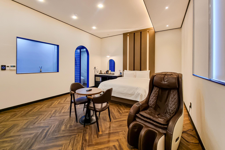 Business Facilities, Jeju Aewol Show Drive in Unmanned Hotel, Jeju