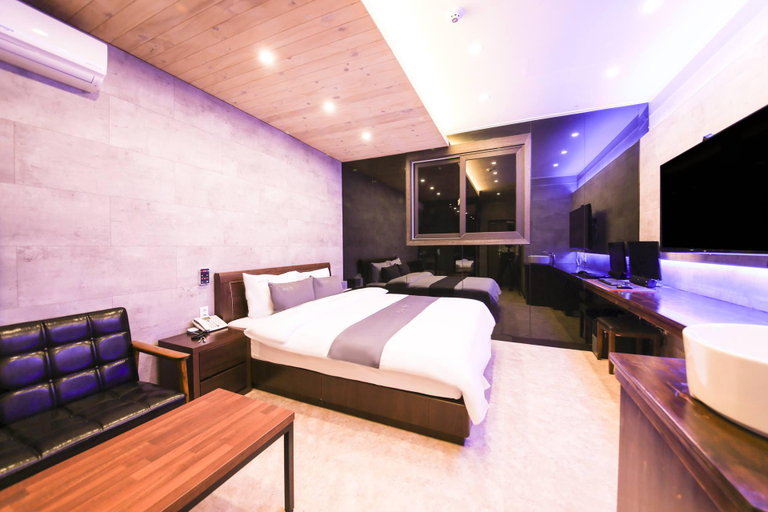 Bedroom 3, Taebaek M Plus Self Check-in Motel, Taebaek