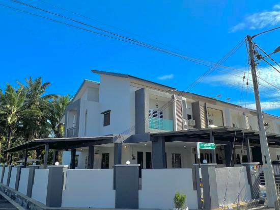 5, Entire Vacation House In Sitiawan, Manjung