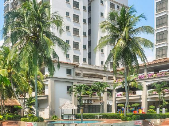 5, 1 Bedroom Apartment with balcony city view, Melaka Town Centre CBD, Malacca City