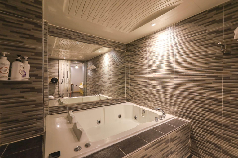 Bathroom 5, Chungju Lexy, Chungju