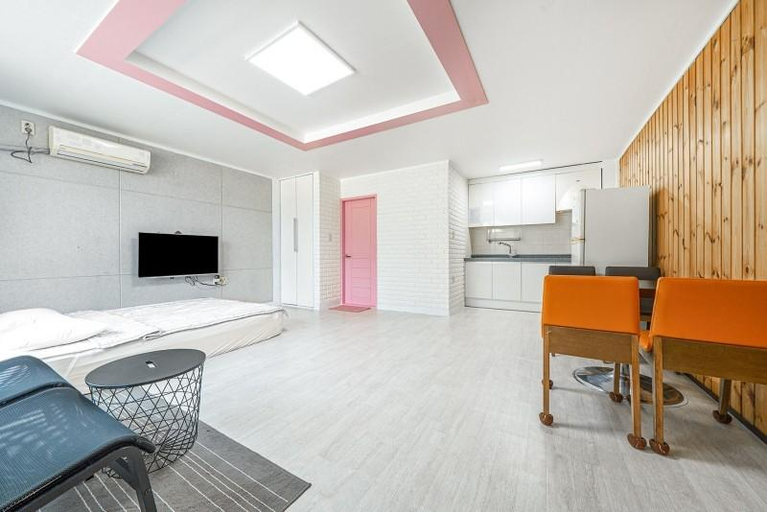 Others 3, Chuncheon Starry Night Pension, Gapyeong