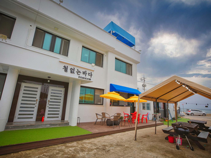 Others 3, Pohang Childless Sea Pension, Pohang