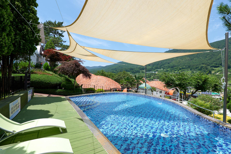 Sport & Beauty 2, Tongyeong Morning Dew Pension, Tongyeong