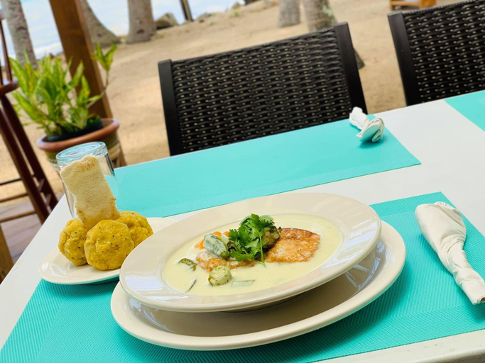 Food & Drinks 5, Pelican Beach Resort