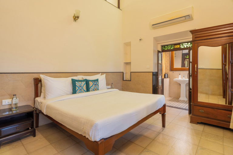 Room 2, Alaya Stays Casa do Mar Heritage 4BHK, North Goa