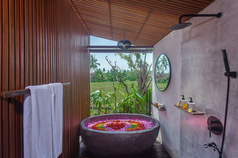 Bathroom 3, Tujuh Angel by GenuineHost, Gianyar