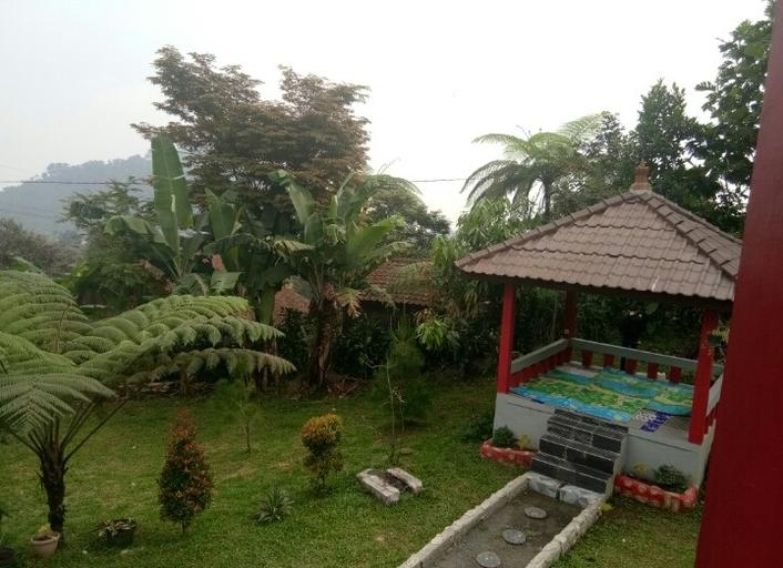 Others 5, Villa Omega, Bogor