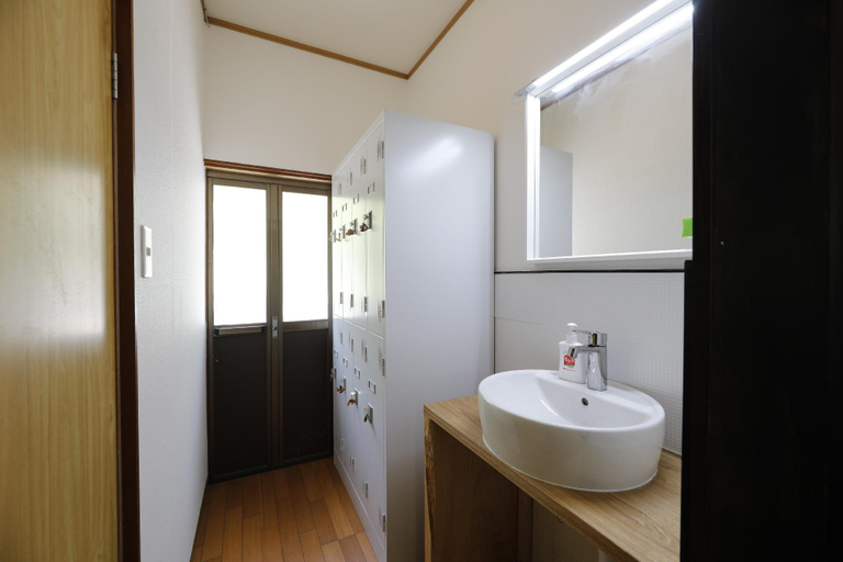 Bathroom 3, Uminomad, Matsue