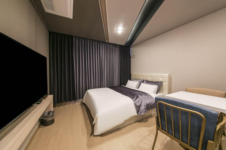 Bedroom 4, Yeosu Blossom Hotel, Yeosu