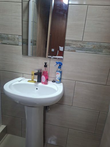 Bathroom 4, Pilgrims Corner Guest House, West Rand