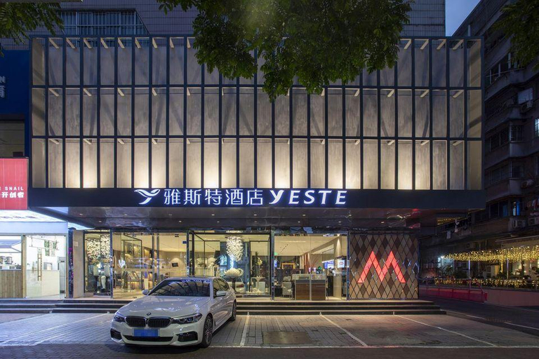 Exterior & Views