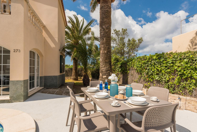 Food & Drinks, Villa Menurka II, Baleares