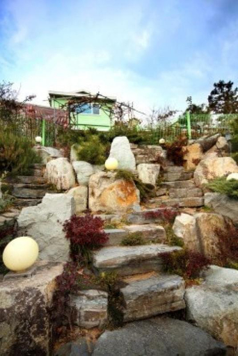 Others 3, Goseong Family Pension, Goseong