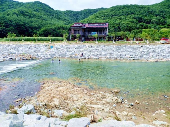 Others 3, Muju Yangjiteul Pension, Muju