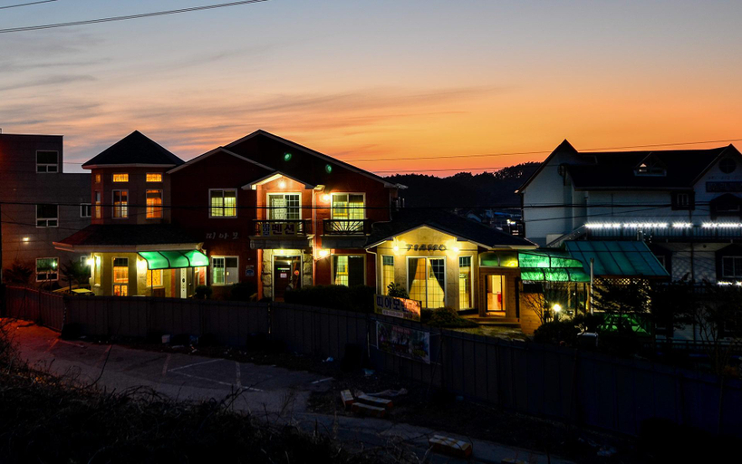 Exterior & Views 3, Taean Tiamo Pension, Taean