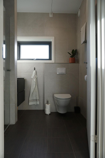 Bathroom 3, Dugneberg, Karmøy