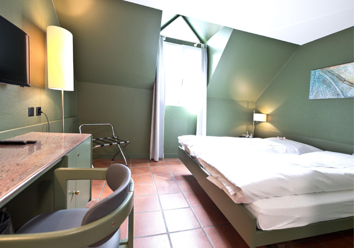 Bedroom 2, Hotel Restaurant zur Sonne, Sissach