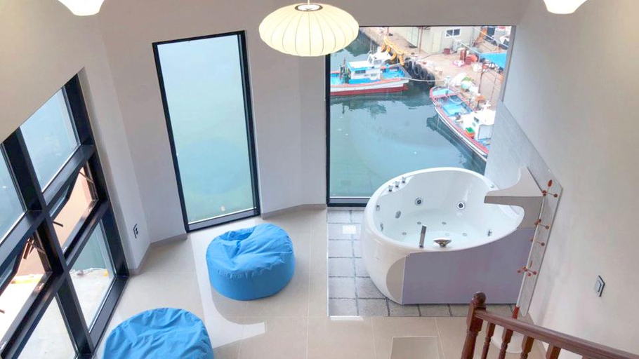 Bathroom, Pohang Yepension, Pohang