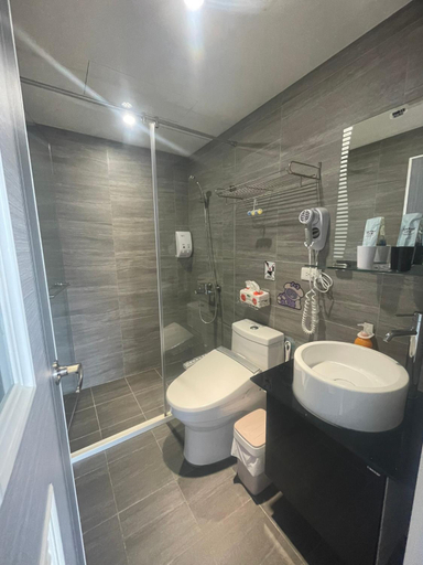 Bathroom 2, Night Sea Homestay, New Taipei City