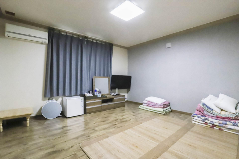 Bedroom 4, Buyeo Moonstone, Buyeo