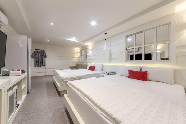 Bedroom 2, Gyeongsan Plus Oncheon, Gyeongsan