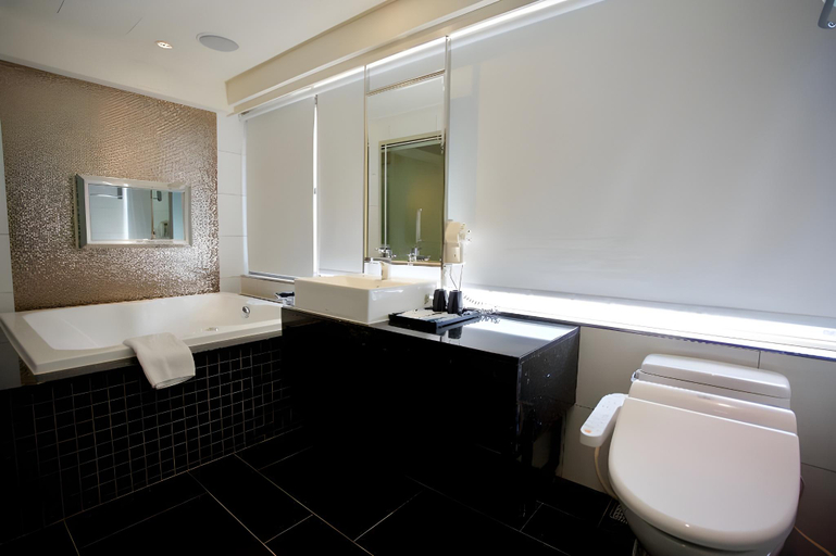 Bathroom 5, V one vogue Hotel, Taipei City