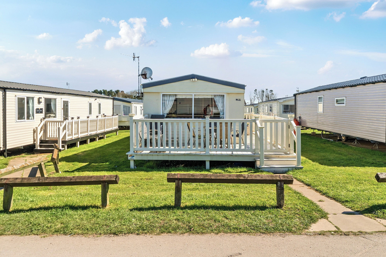 Terrace/patio, Cayton Bay Caravan for 6, Pet Friendly & Parking, North Yorkshire