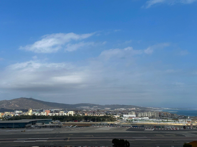2, Top Floor Studio - The Hub Gibraltar - Self Catering, Gibraltar