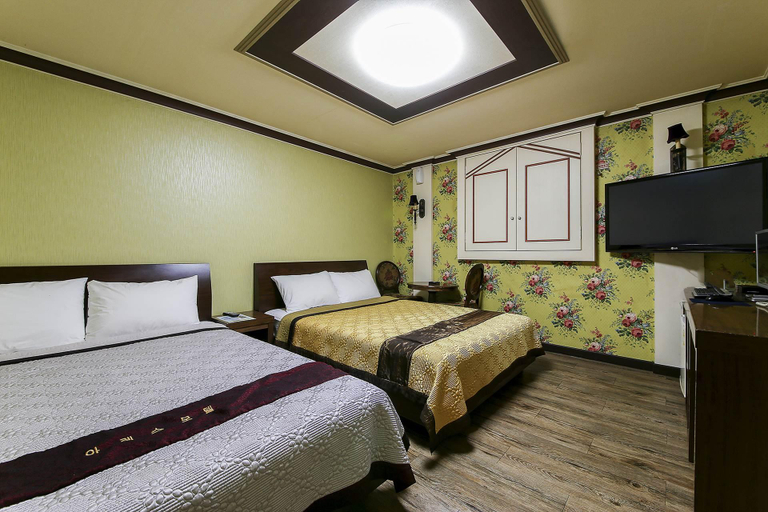 Bedroom 4, Yeosu Ares, Yeosu