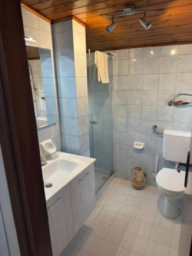 Bathroom 2, MaMa'S House, Bologna