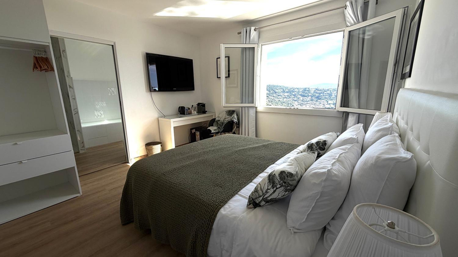 Bedroom 2, Villa CACHARELLE - Splendide vue Mer - Piscine privee, Var