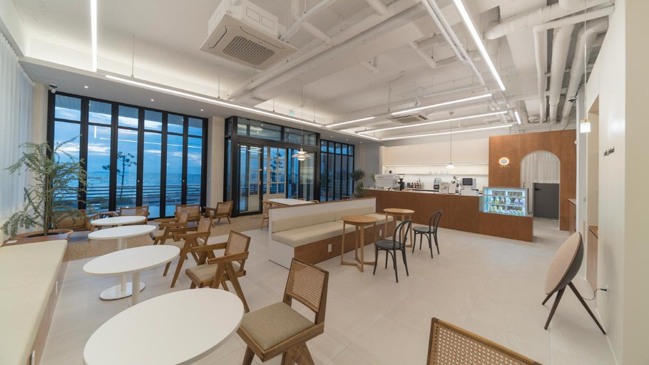 Food & Drinks 2, Jebudo Brick Stay Pension