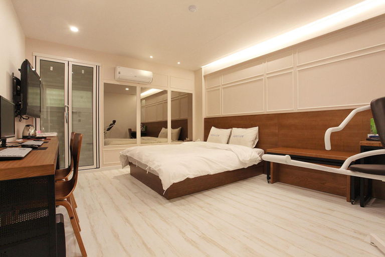 Bedroom 2, Ilsan (Jungsan) Avantgarde, Goyang