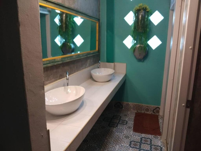 Bathroom 5, Time Sabai 134 - Hostel, Phra Nakhon