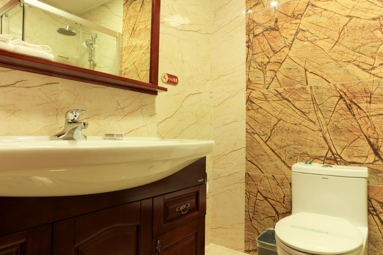 Bathroom 3, Zhong Yuan Hotel, Qujing