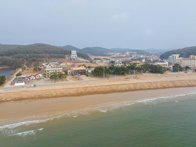 Others 4, Taean (Anmyeondo) Jungang Pension, Taean