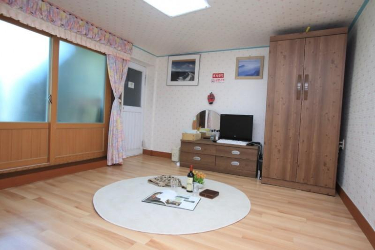 Bedroom, Yangyang Osaeganteo Mullebanga Pension, Yangyang