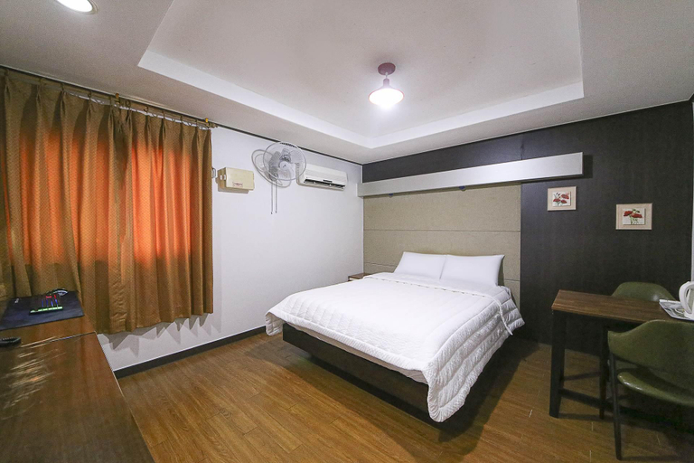Bedroom 4, Daejeon Yucheon Full House, Dong