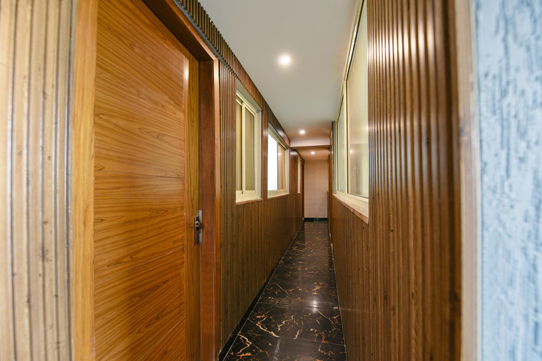 Lobby 5, Fabhotel Hari Nagar Ashram, Delhi