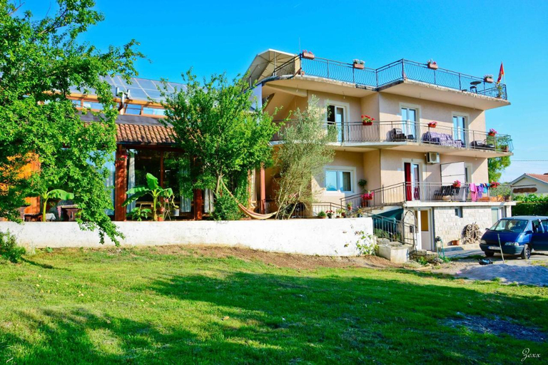 Exterior & Views 1, Hostel Anton