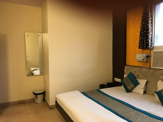 Bedroom 3, Hotel Noble International, Delhi
