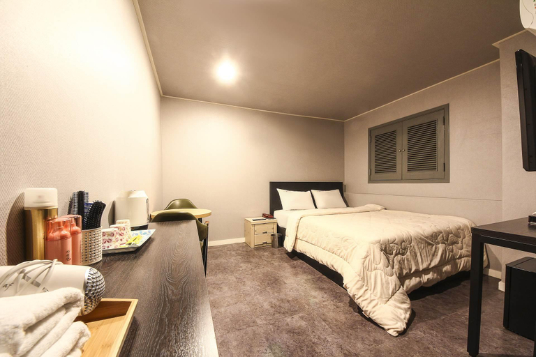 Bedroom 2, Sanbon Praha, Anyang