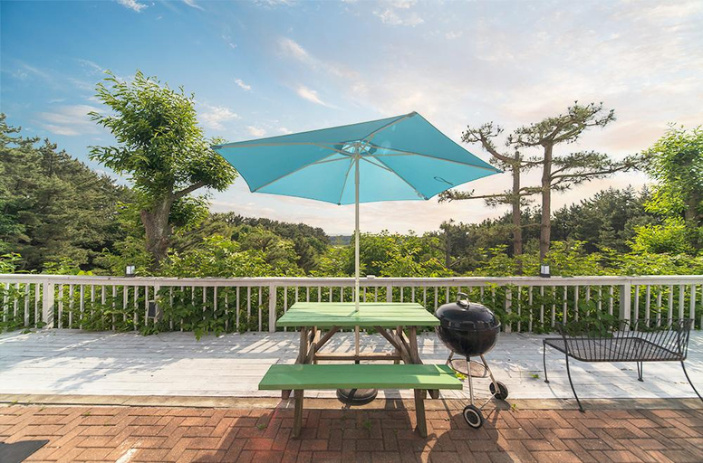 Others 3, Taean (Anmyeondo) Grumpy House Pension, Taean