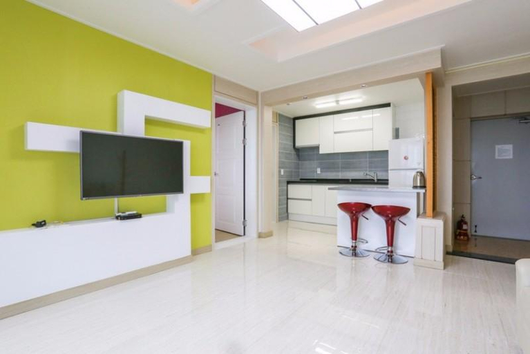 Others 5, Busan O2 Pension, Gijang
