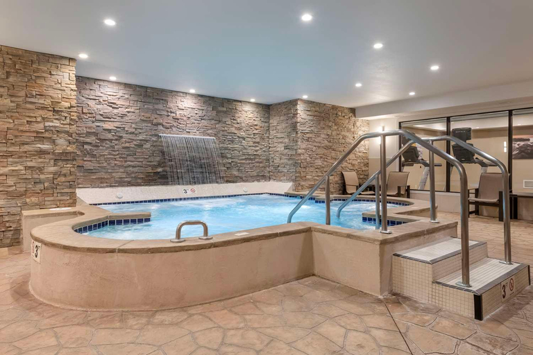 Sport & Beauty, Best Western Plus Superior Inn, Cook